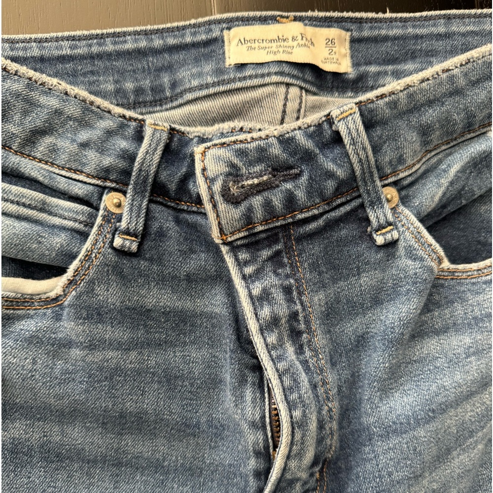 Abercrombie ripped skinny jeans size 26